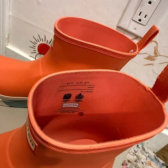 NEW Hunter Vibrant Orange Boots with Blue Accents - Picture 4 of 5